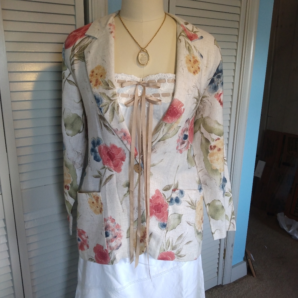 Vintage floral blazer size 14